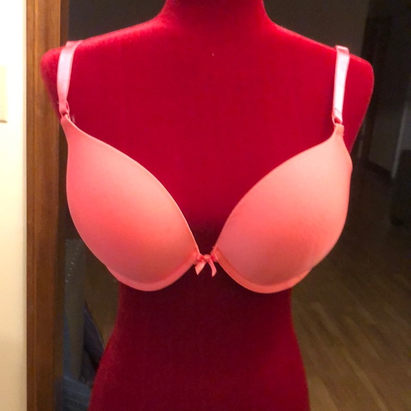 Victoria Secret - Picture 1 of 4